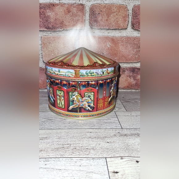 CHURCHILLS OF LONDON CAROUSEL TIN (empty) - Picture 8 of 9
